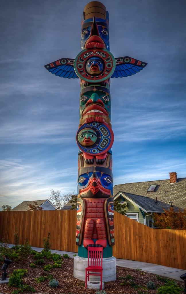 Totem pole posses for the Red Chair.